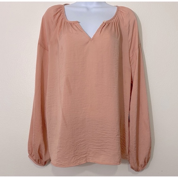 Vince Camuto Tops - Vince Camuto Ladies Size Medium NWT Long Sleeve Top